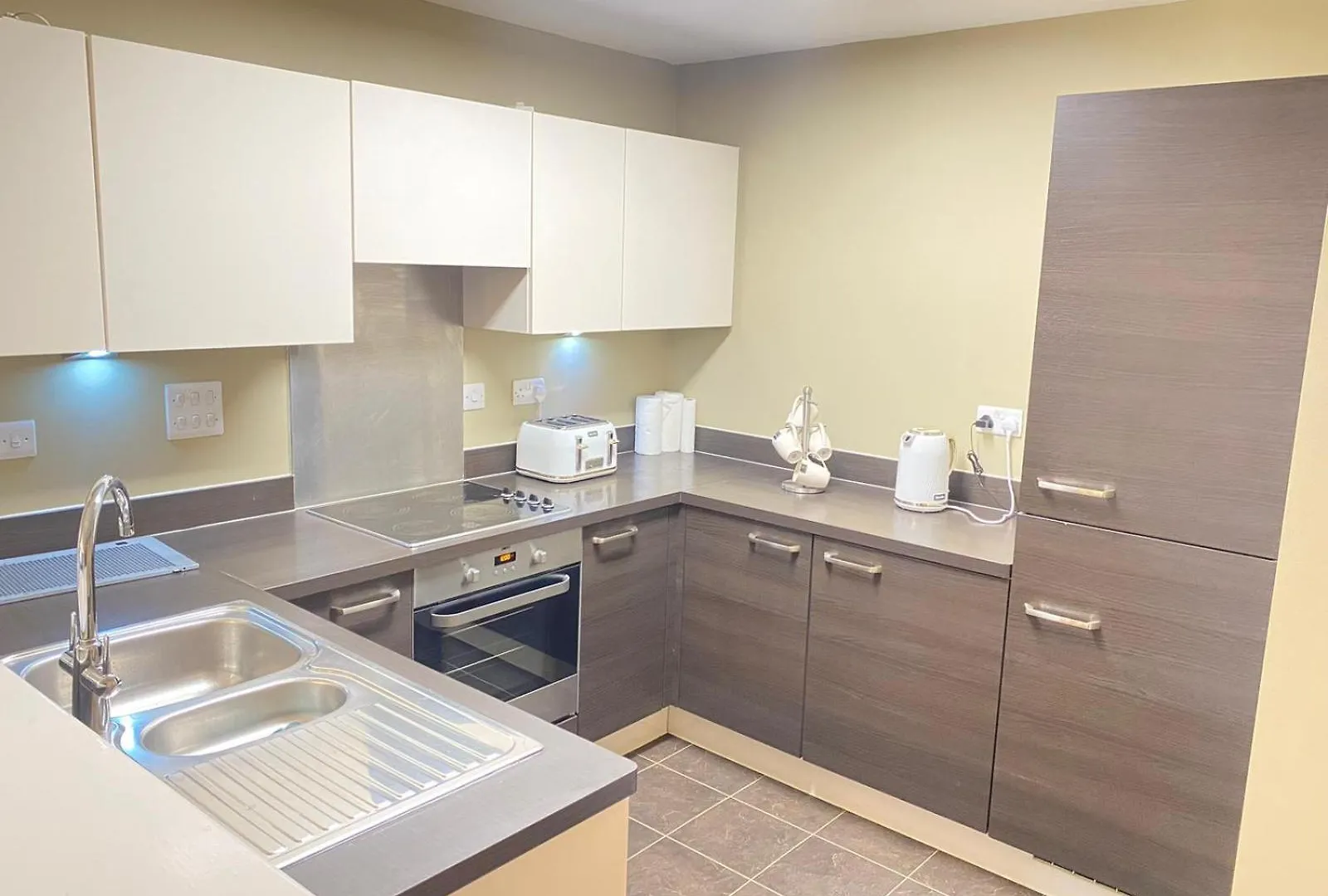 London East Side 2 Bed Duplex Apartment 0*,  United Kingdom